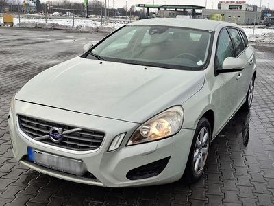 Gebraucht Volvo V60 115 PS (84 kW) 2012 Grau Kombi