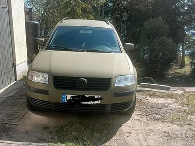 Usata VW Passat 150 CV (110 kW) 2003 Verde Station wagon