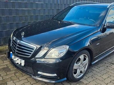Gebraucht Mercedes E350 Avantgarde 265 PS (194 kW) 2011 Schwarz Limousine
