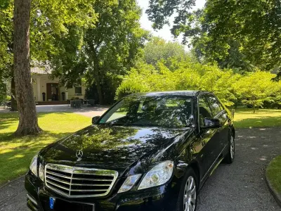 Gebraucht Mercedes E220 170 PS (125 kW) 2012 Schwarz Limousine