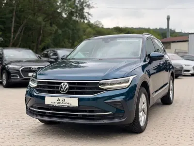 Gebraucht VW Tiguan Life 150 PS (110 kW) 2020 Blau SUV