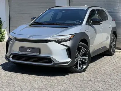 Gebraucht Toyota bZ4X Basis 150 kW (204 PS) 2023 Cosmicsilber metallic SUV