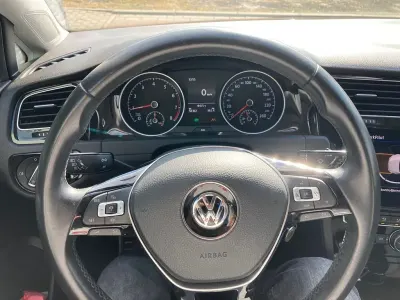 Gebraucht VW Golf VII IQ Drive 116 PS (85 kW) 2019 Schwarz Limousine