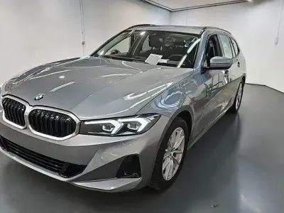 Gebraucht BMW 320 Shadowline 190 PS (139 kW) 2024 Grau Limousine