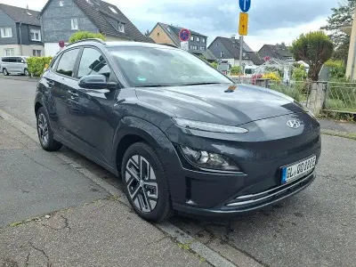 Gebraucht Hyundai Kona Edition 30 100 kW (136 PS) 2022 Schwarz SUV