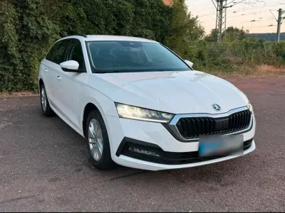 Gebraucht Skoda Octavia 116 PS (85 kW) 2022 Weiß Kombi