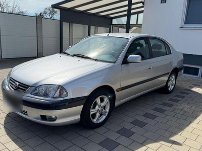 Gebraucht Toyota Avensis 150 PS (110 kW) 2001 Silber Limousine