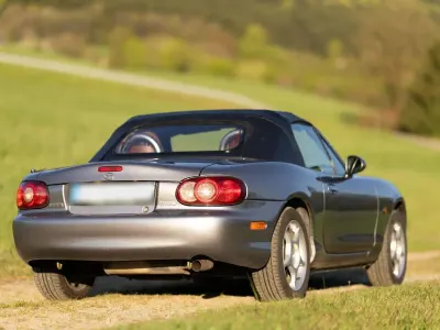 Używany Mazda MX5 110 KM (80 kW) 2002 Szary Kabriolet