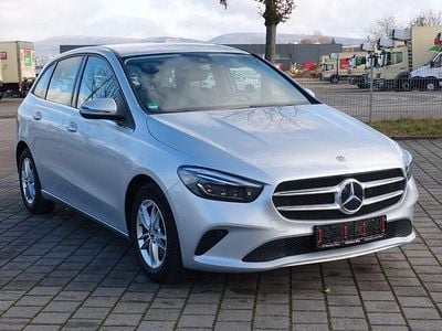 Iridiumsilber (metallic) Gebraucht 2019 Mercedes B200 Business Van / Kleinbus | 22.000 € (Guter Preis)