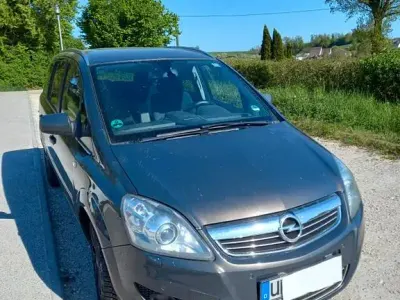 Usata Opel Zafira Family 125 CV (91 kW) 2013 Grigio Monovolume