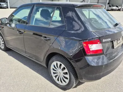 Używany Skoda Fabia Cool Plus 75 KM (55 kW) 2018 Czarny Sedan/Limuzyna
