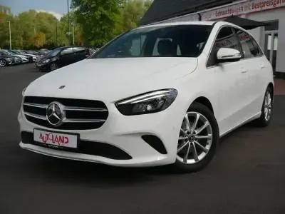 Gebraucht Mercedes B180 Progressive 136 PS (100 kW) 2019 Weiß Kleinwagen