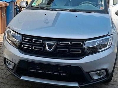 Gebraucht Dacia Sandero 90 PS (66 kW) 2018 Silber Kleinwagen