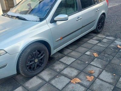 Silber Gebraucht 2002 Renault Laguna GrandTour Initiale Kombi | 2.350 €