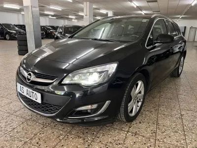 Gebraucht Opel Astra Sport 165 PS (121 kW) 2013 Schwarz Kombi