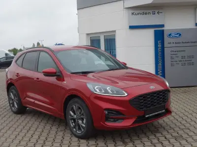 Gebraucht Ford Kuga ST-Line 150 PS (110 kW) 2023 Rot SUV