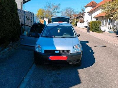 Second-hand Ford Fusion 68 CP (50 kW) 2004 Argintiu Hatchback