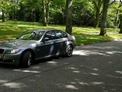 gebraucht BMW 320 i e90 Navi, Xenon, Tüv