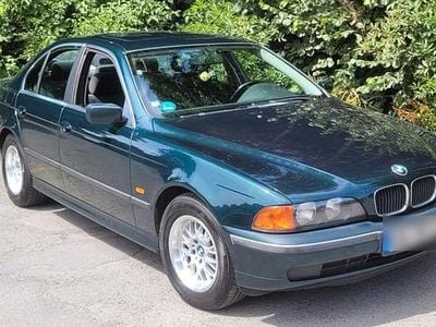 Grün Gebraucht 1999 BMW 520 Limousine | 2.000 € (Fairer Preis)