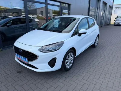Gebraucht Ford Fiesta Cool & Connect 101 PS (74 kW) 2022 Frostweiß Kleinwagen