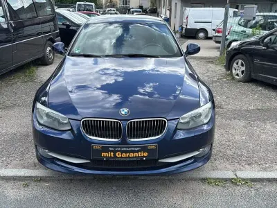 Gebraucht BMW 325 Cabriolet 218 PS (160 kW) 2012 Blau Cabrio
