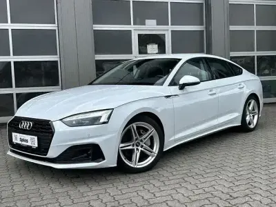 Gebraucht Audi A5 Sportback Advanced 204 PS (150 kW) 2023 Gletscherweiß metallic Kleinwagen