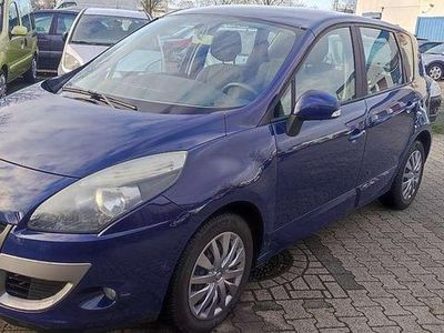 Blue roy Gebraucht 2011 Renault Scénic III Expression Van / Kleinbus | 6.590 € (Etwas zu teuer)