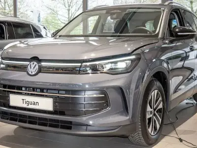 Nouă VW Tiguan Life 150 CP (110 kW) 2026 Gri SUV