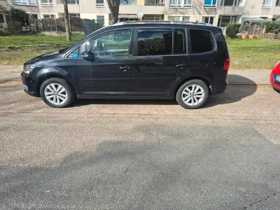 Gebraucht VW Touran 140 PS (102 kW) 2012 Schwarz Van / Kleinbus
