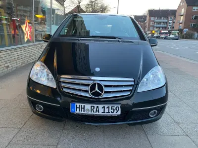 Gebraucht Mercedes A180 109 PS (80 kW) 2010 Schwarz Limousine