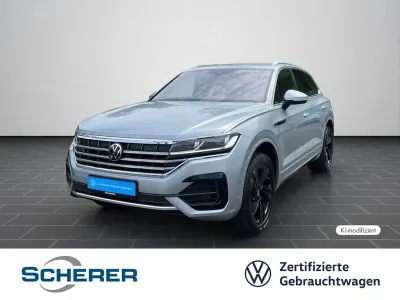 Gebraucht VW Touareg R-line 231 PS (169 kW) 2023 Oyster silver metallic (metallic) SUV