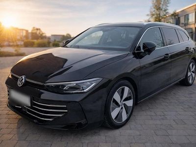 Gebraucht VW Passat Elegance 150 PS (110 kW) 2024 Schwarz Kombi