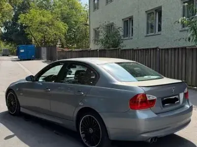 Gebraucht BMW 320 150 PS (110 kW) 2005 Silber Limousine