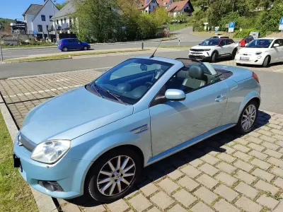 Gebraucht Opel Tigra Edition 90 PS (66 kW) 2009 Blau Cabrio