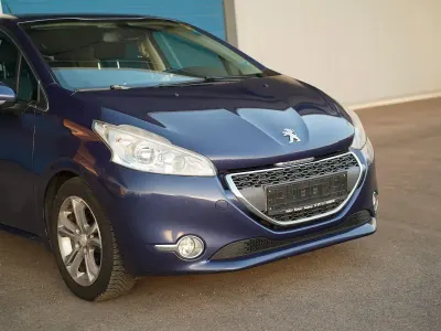 Usata Peugeot 208 120 CV (88 kW) 2012 Blu Utilitaria