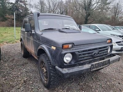 Grün Gebraucht 2001 Lada niva SUV | 1.499 €