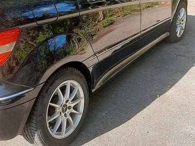 Mercedes B200