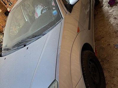 Gebraucht Ford Focus Ghia 101 PS (74 kW) 1999 Grau Limousine