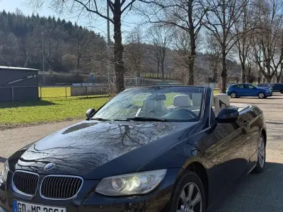 Gebraucht BMW 320 Cabriolet 170 PS (125 kW) 2010 Schwarz Cabrio
