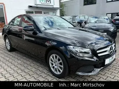 Gebraucht Mercedes C180 156 PS (114 kW) 2016 Schwarz Limousine