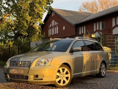 Brugt Toyota Avensis 147 HK (108 kW) 2004 Grøn Stationcar