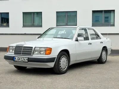Gebraucht Mercedes 250 94 PS (69 kW) 1989 Weiß Limousine