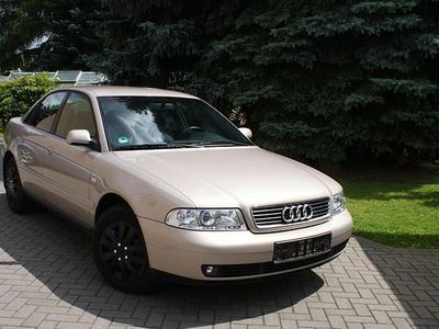 Gold Gebraucht 2000 Audi A4 Limousine | 6.000 €