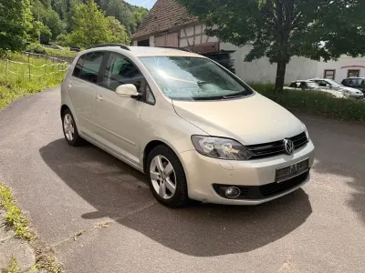 Gebraucht VW Golf VI Comfortline 86 PS (63 kW) 2011 Gold Kleinwagen