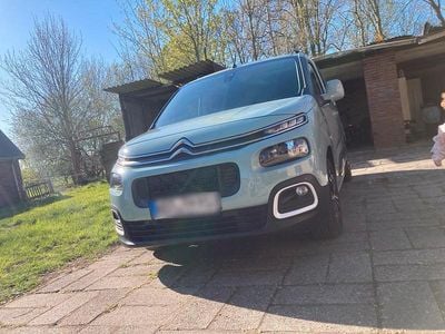 Second-hand Citroën Berlingo Shine 131 CP (96 kW) 2019 Verde Monovolum