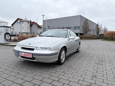 Begagnad Opel Calibra 150 HK (110 kW) 1991 Silver Sportkupé