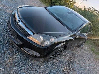 Second-hand Opel Astra GTC 140 CP (102 kW) 2009 Negru Berlinǎ
