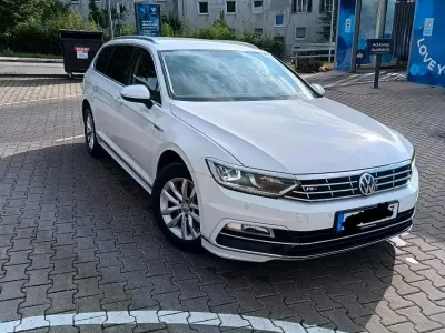 Gebraucht VW Passat 190 PS (139 kW) 2018 Weiß Kombi