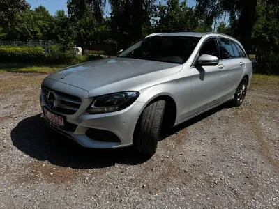Gebraucht Mercedes C180 Avantgarde 156 PS (114 kW) 2015 Silber Kombi