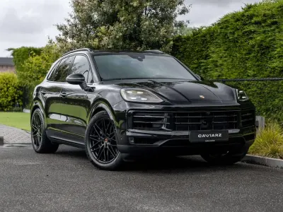 Gebraucht Porsche Cayenne 470 PS (345 kW) 2024 Schwarz SUV